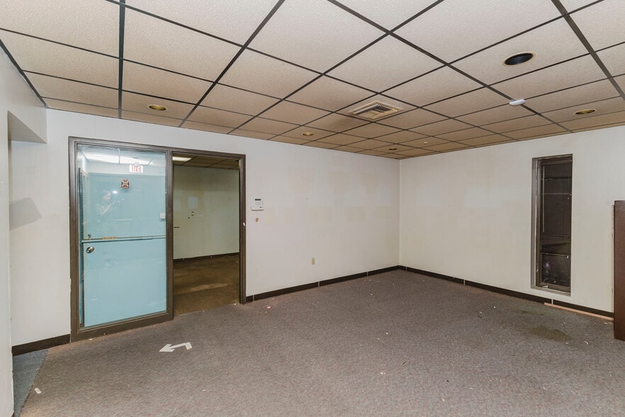 More Photos Of 1560 S Topeka St, Wichita Lodge Meeting Hall For Sale
