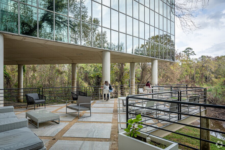 More Photos Of 1001 West Loop South, Houston Office For Lease