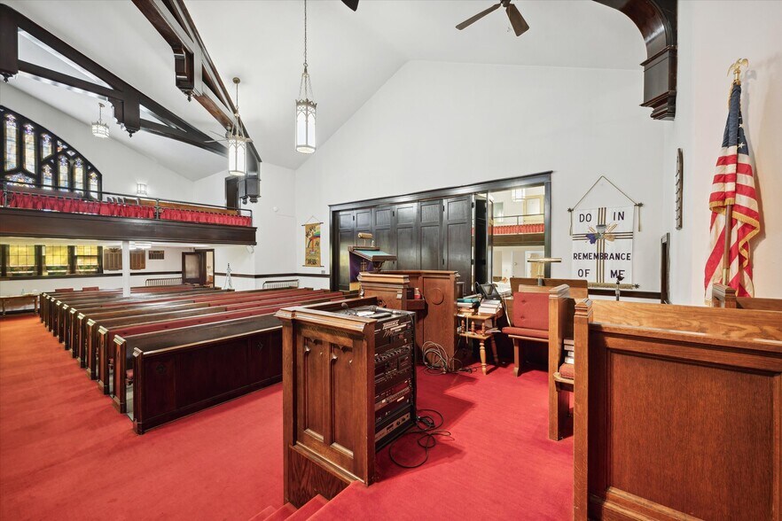 More Photos Of 725 Navarre Ave, Toledo Religious Facility For Sale