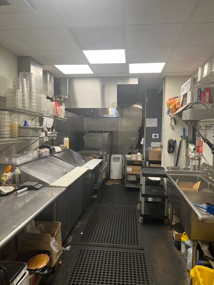 More Photos Of 169 Hwy @ NW Briarcliff Pky, Kansas City Unknown For Lease