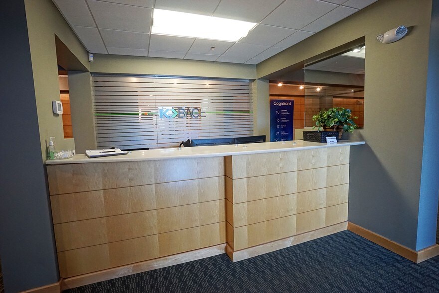 More Photos Of 6 Trafalgar Sq, Nashua Office For Lease