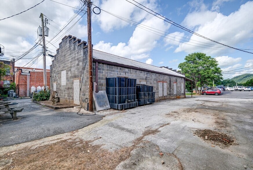 More Photos Of 48 Alley St, Murphy Storefront Retail Office For Sale