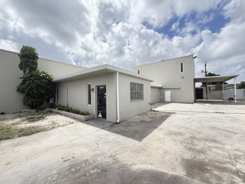 More Photos Of 14060 NW 19th Ave, Miami Manufacturing For Sale