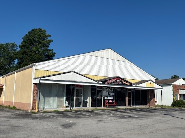 More Photos Of 109 Henderson Dr, Jacksonville Restaurant For Sale