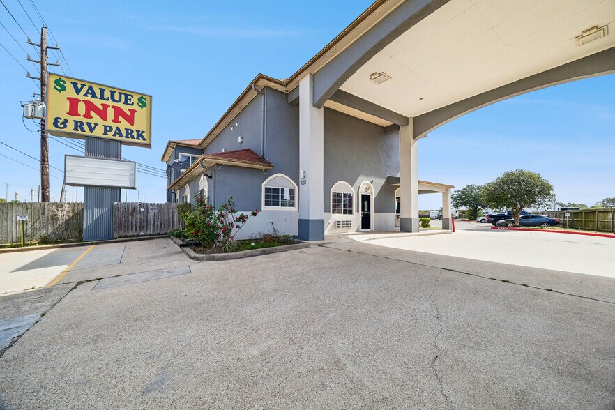 More Photos Of 9232 N Highway 146, Baytown Trailer Camper Park For Sale