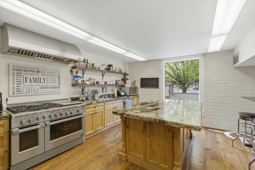 More Photos Of 235 Union St NE, Salem Office For Sale
