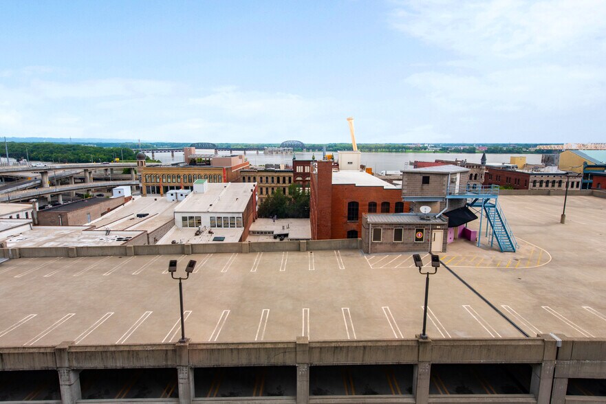 More Photos Of 815 W Market St, Louisville Apartments For Sale