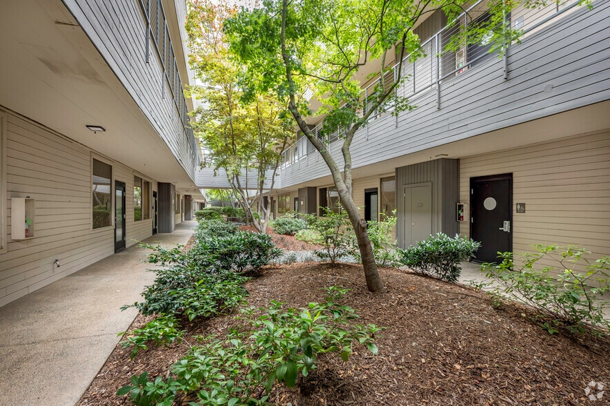 More Photos Of 11344 Coloma Rd, Gold River Unknown For Lease