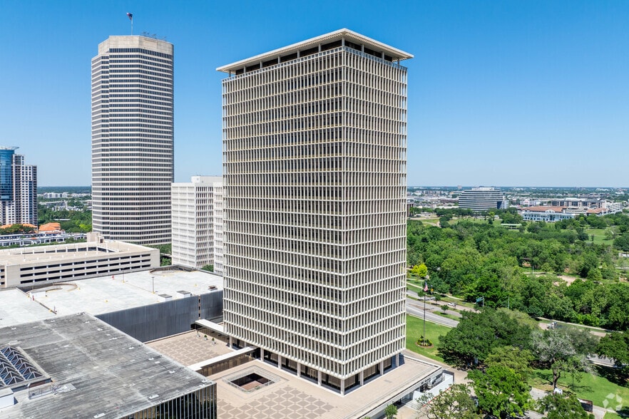 Primary Photo Of 2727 Allen Pky, Houston Office For Lease