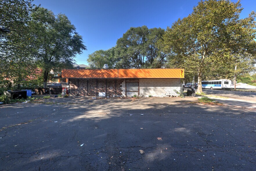 More Photos Of 660 Howard Ave, New Haven Convenience Store For Sale