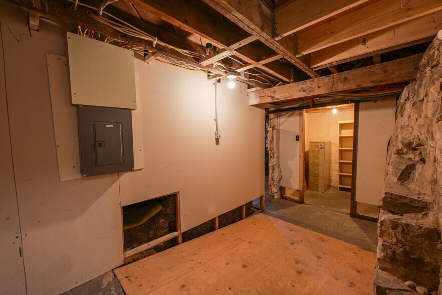 More Photos Of 322 N Main St, Gunnison Office Residential For Sale