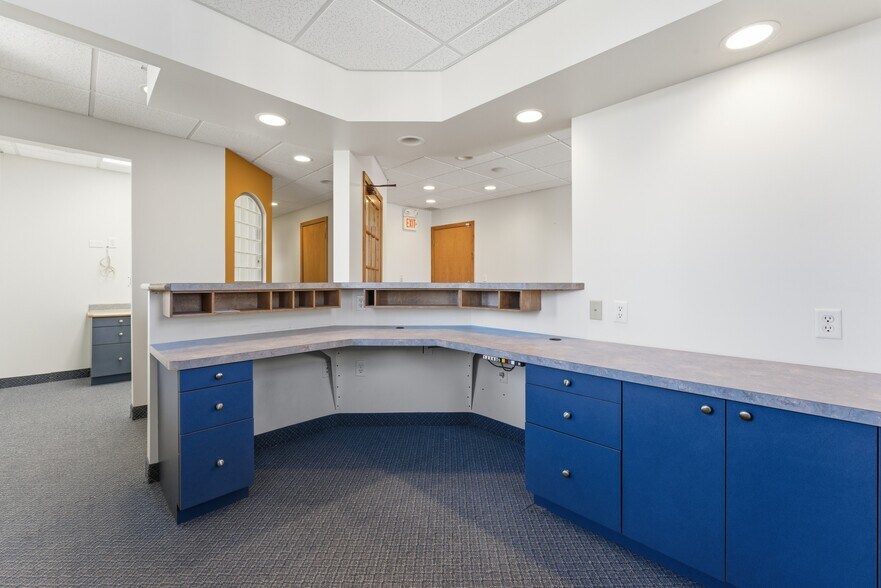 More Photos Of 75 Van Deene Ave, West Springfield Office For Lease