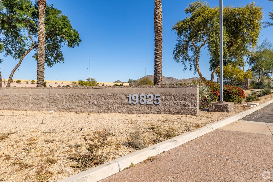 More Photos Of 19825 N 7th St, Phoenix Office For Lease