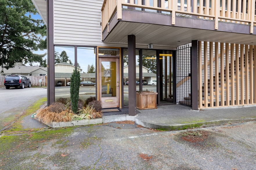 More Photos Of 7820-7822 27th St W, University Place Medical For Lease