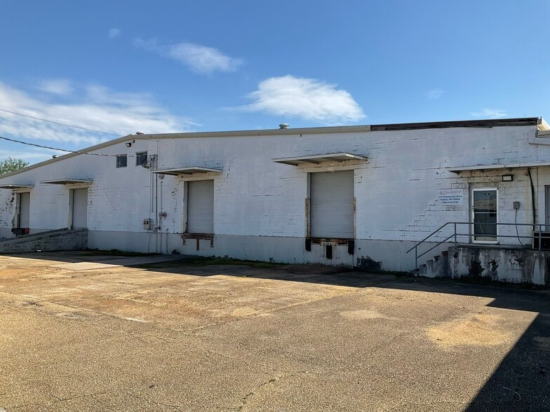 Primary Photo Of 173 Community Dr, Tupelo Industrial For Lease