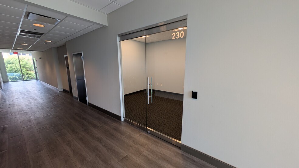 More Photos Of 6740 Rock Spring Rd, Wilmington Office For Lease
