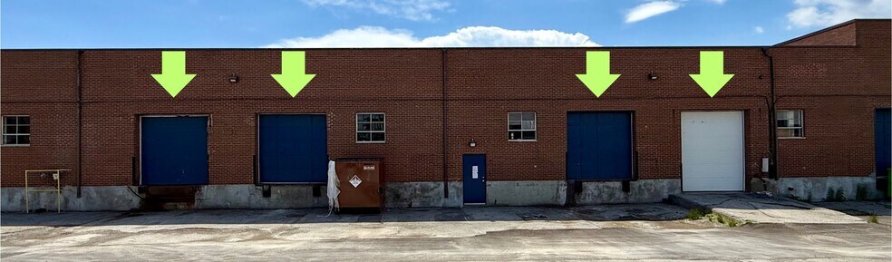 More Photos Of 72-80 Rolark Dr, Toronto Showroom For Lease