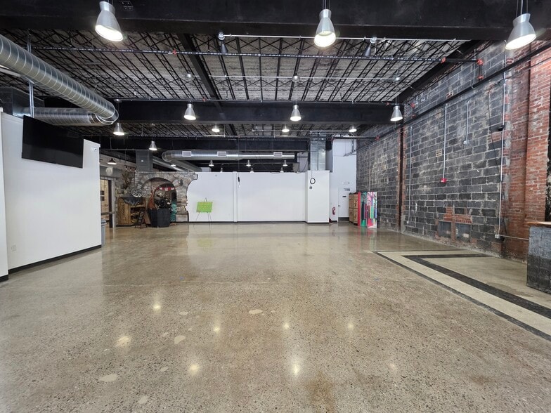 More Photos Of 127-133 E Market St, Sandusky Storefront For Lease