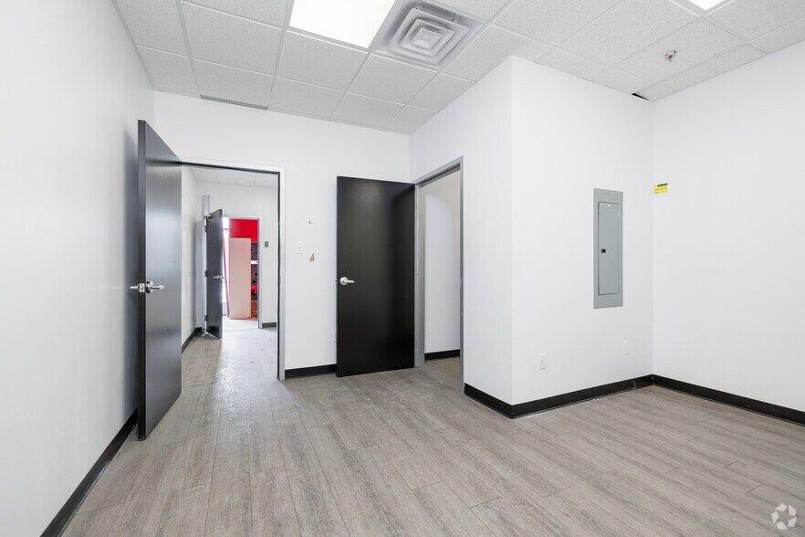 More Photos Of 2044-2082 Rte Transcanadienne, Dorval Unknown For Lease