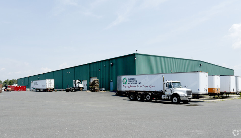 Primary Photo Of 1950 Rutgers Blvd, Lakewood Truck Terminal For Lease