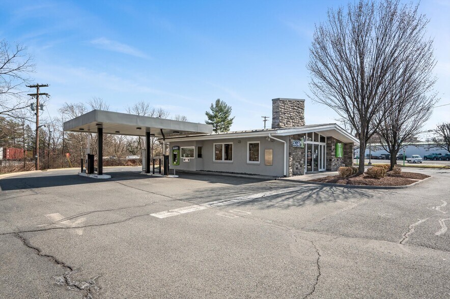 More Photos Of 3143 Valley Pike, Winchester Bank For Sale