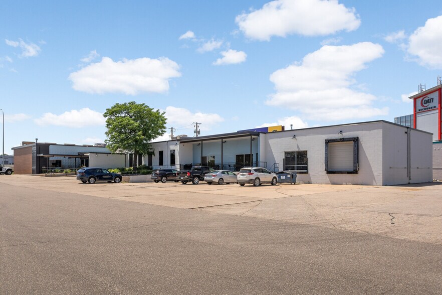 More Photos Of 4950 W 78th St, Bloomington Warehouse For Sale