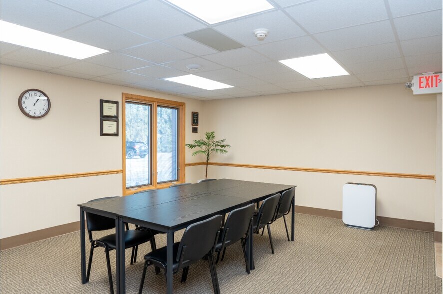 More Photos Of 1548 W Maumee St, Adrian Office For Sale