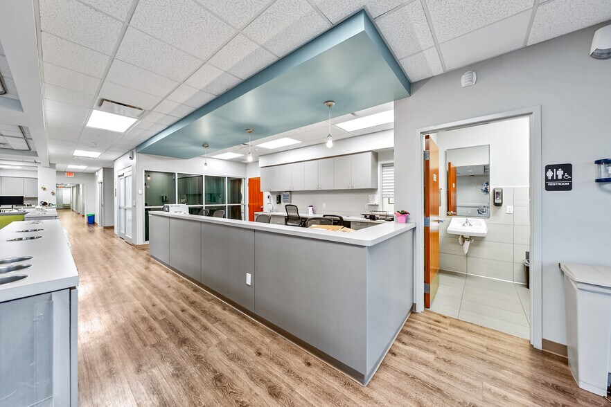 More Photos Of 1879 Williams Hwy, Grants Pass Medical For Sale