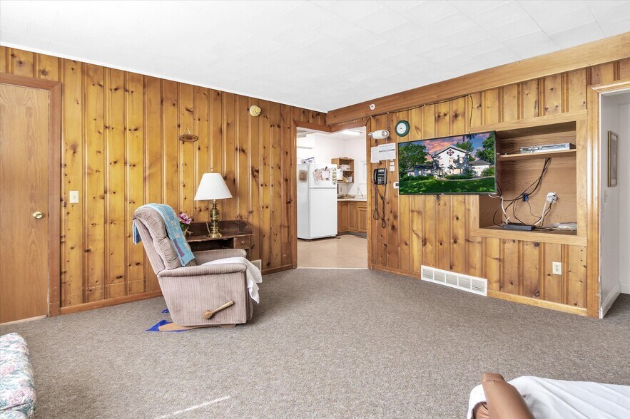 More Photos Of 121 S 5th St, Evansville Assisted Living For Sale