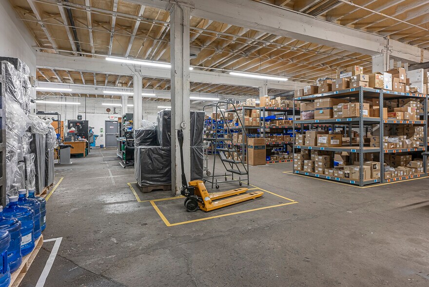 More Photos Of 2451 NW 28th Ave, Portland Manufacturing For Sale