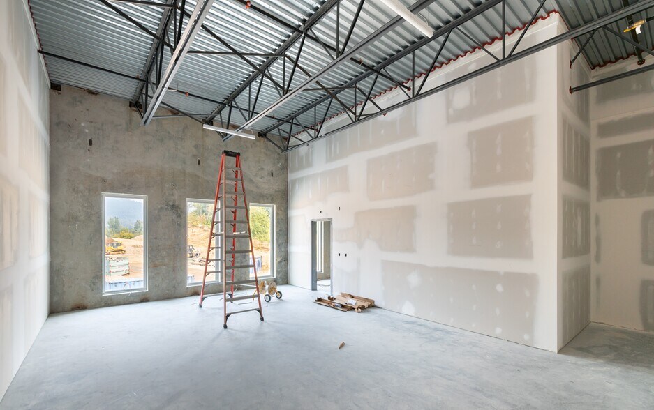 More Photos Of 8650 Dewdney Trunk Rd, Mission Warehouse For Sale