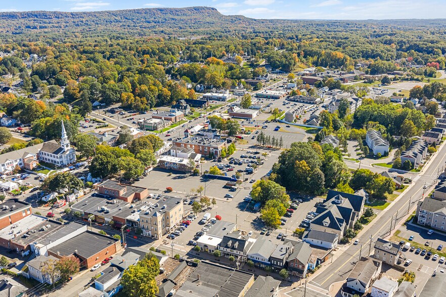 More Photos Of 132 Main St, Southington Bank For Lease