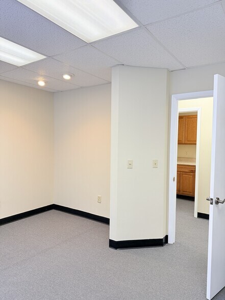 More Photos Of 731 James St, Syracuse Office Residential For Lease