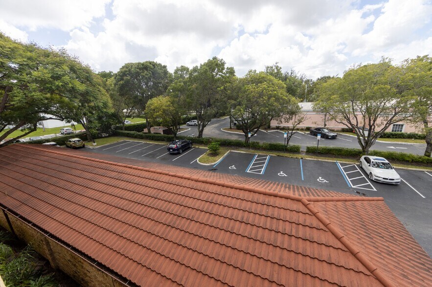 More Photos Of 300 NW 70th Ave, Plantation Medical For Sale