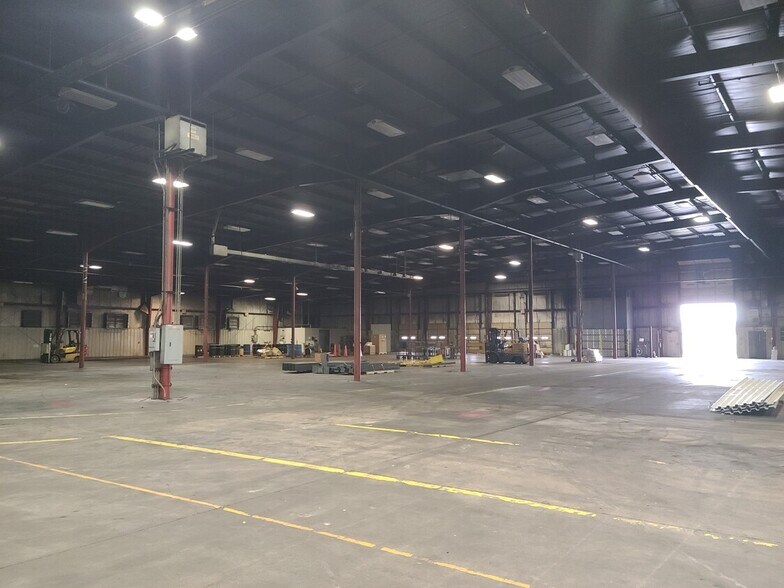 More Photos Of 300 E 39th St, Hastings Distribution For Sale