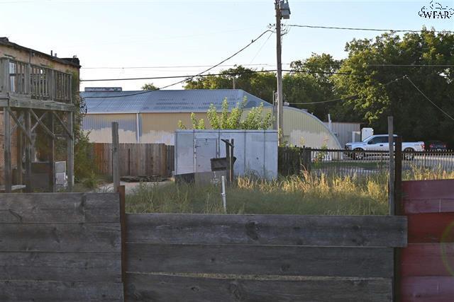 More Photos Of 200 N Burnett St, Wichita Falls Freestanding For Sale