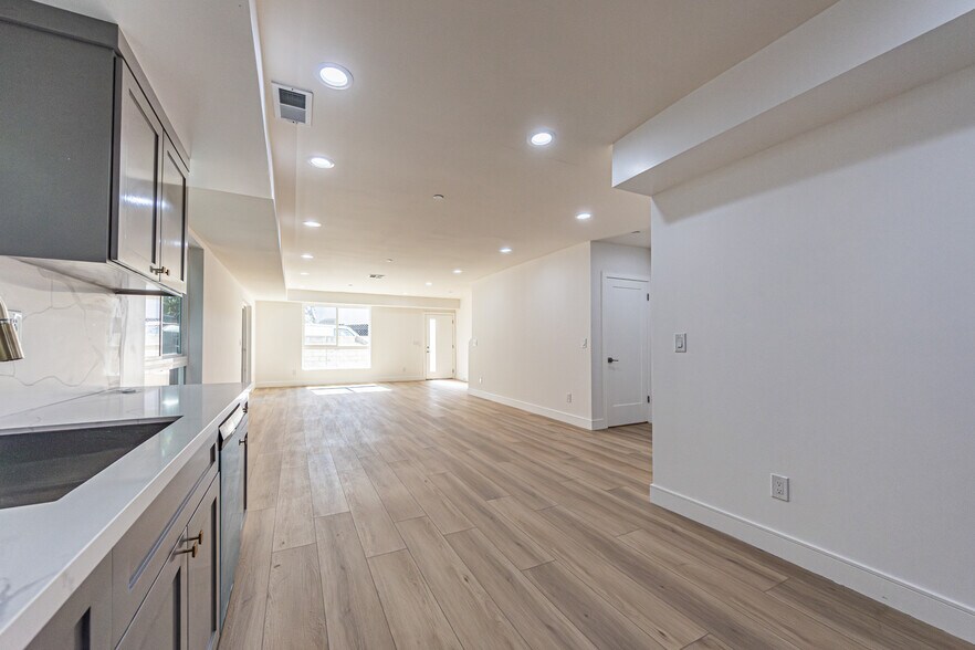 More Photos Of 5436 Romaine St, Los Angeles Apartments For Sale