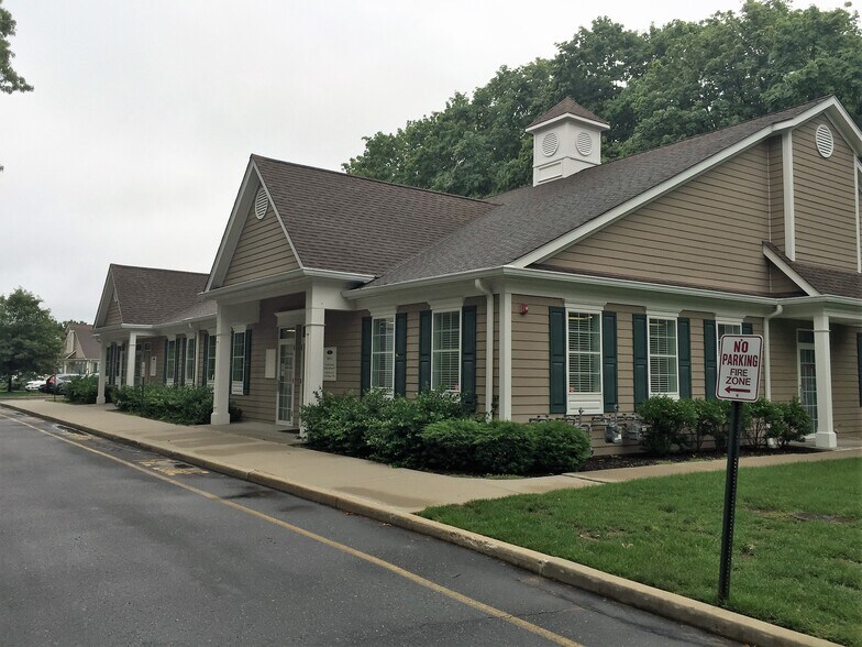 More Photos Of 57 Southern Blvd, Nesconset Unknown For Lease