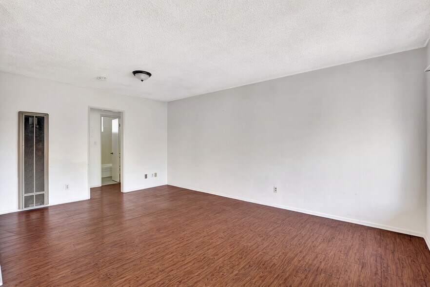 More Photos Of 4412 E Lockwood Ave, Los Angeles Apartments For Sale