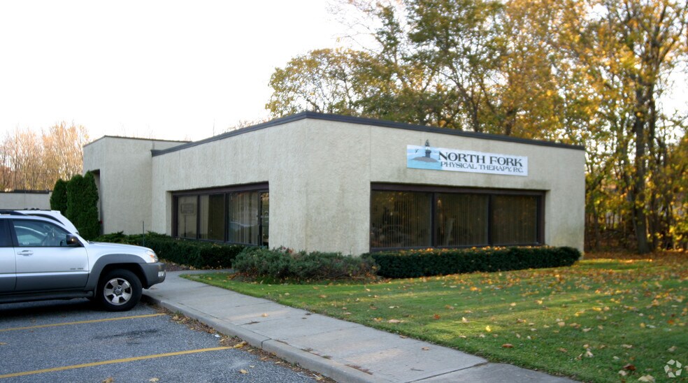 More Photos Of 189 Main Rd, Riverhead Medical For Lease