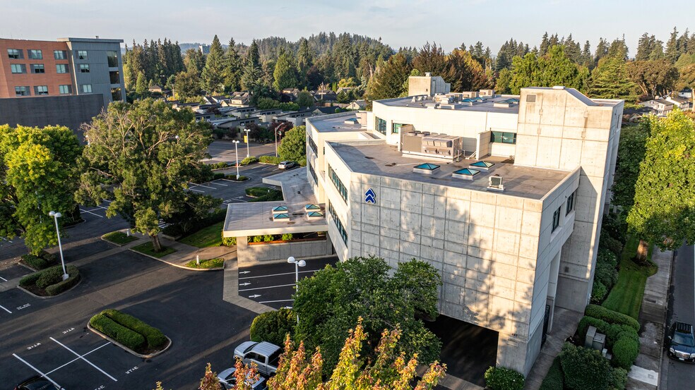 More Photos Of 497 Oakway Rd, Eugene Office For Lease
