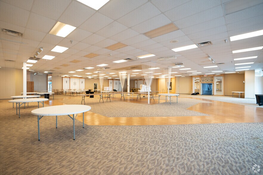 More Photos Of 4500 Splash Adventure Pky, Bessemer General Retail For Sale