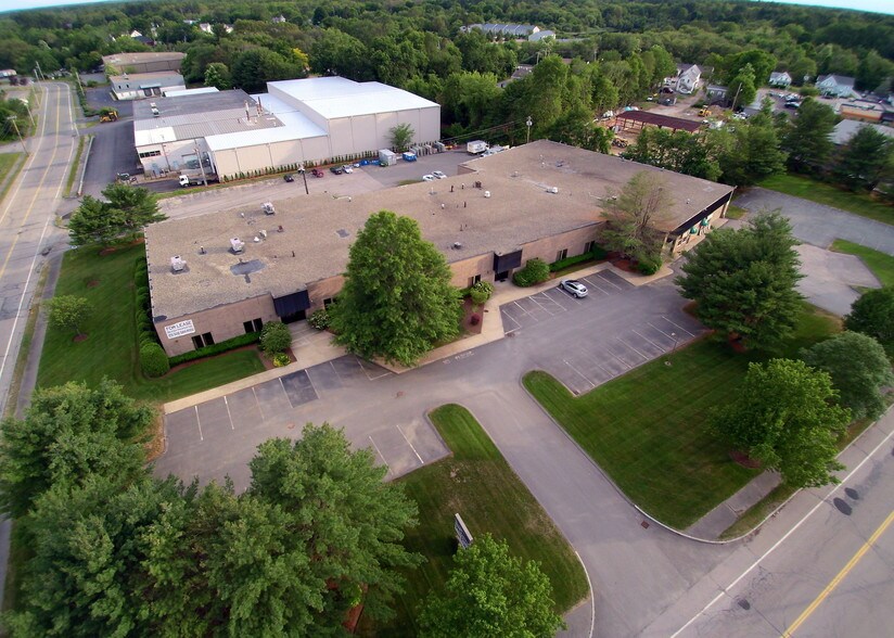 More Photos Of 15 Plymouth Dr, Easton Warehouse For Lease