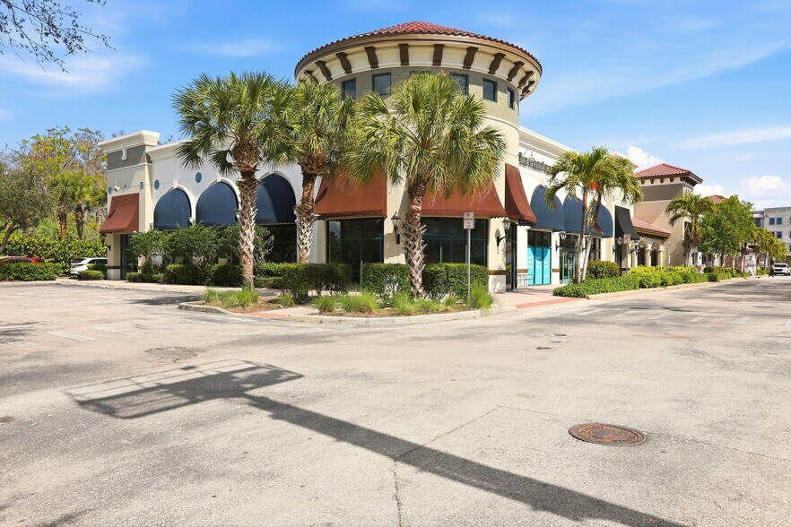 More Photos Of 10020 Coconut Rd, Estero General Retail For Lease
