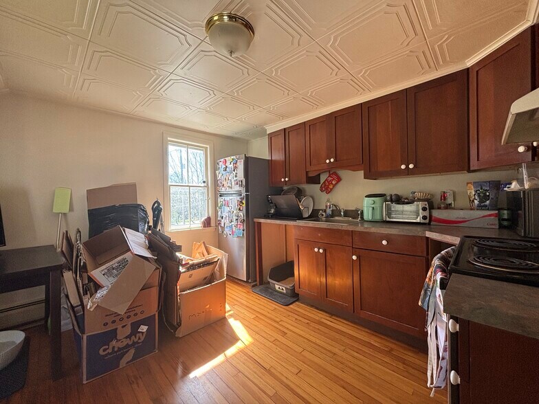 More Photos Of 44 Main St, Great Barrington Office For Sale