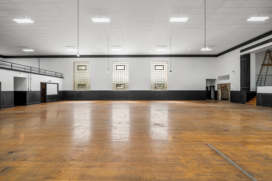 More Photos Of 379 Cherry St, Pottstown Flex For Lease