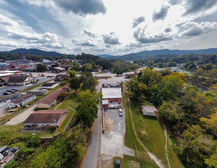 More Photos Of 11 Railroad St, Murphy Research And Development For Sale