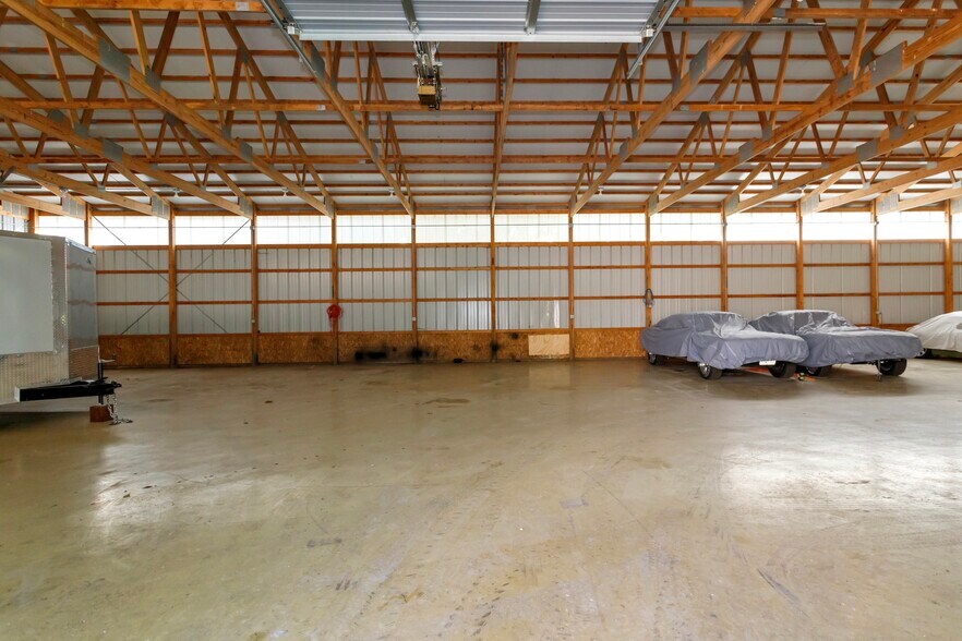 More Photos Of 41W597 US Highway 20, Hampshire Flex For Sale