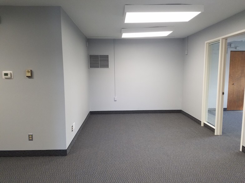 More Photos Of 1919 W Stadium Blvd, Ann Arbor Office For Lease