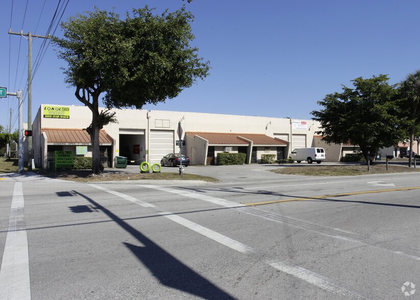Primary Photo Of 2382-2396 W 76th St, Hialeah Warehouse For Lease